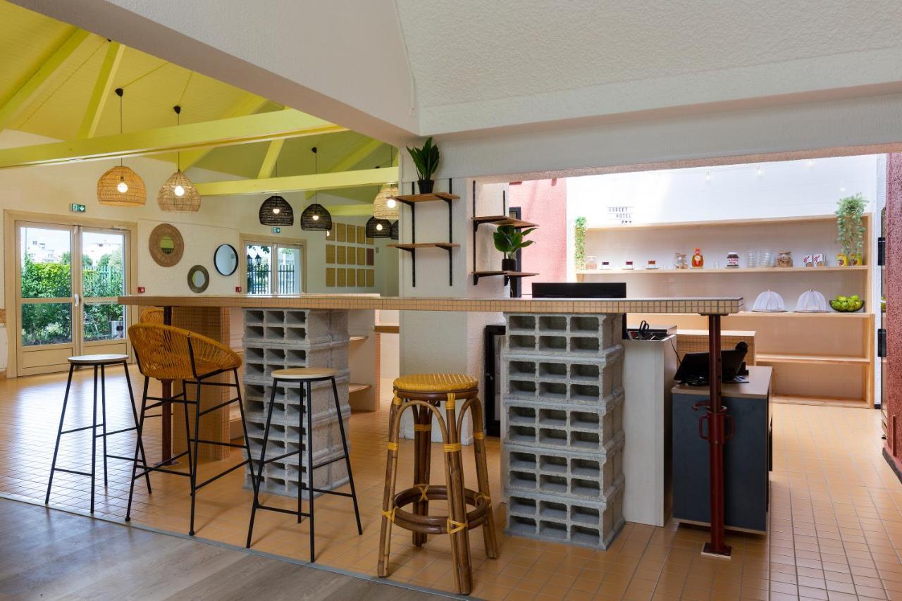 Greet Hotel Villeneuve La Garenne - Renove Екстериор снимка