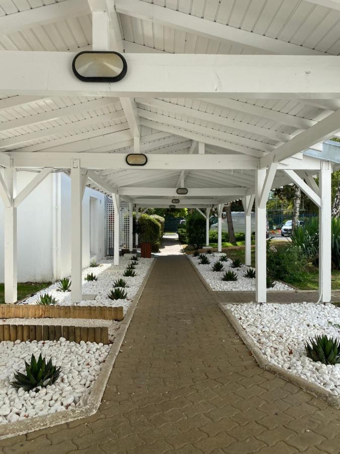 Greet Hotel Villeneuve La Garenne - Renove Екстериор снимка