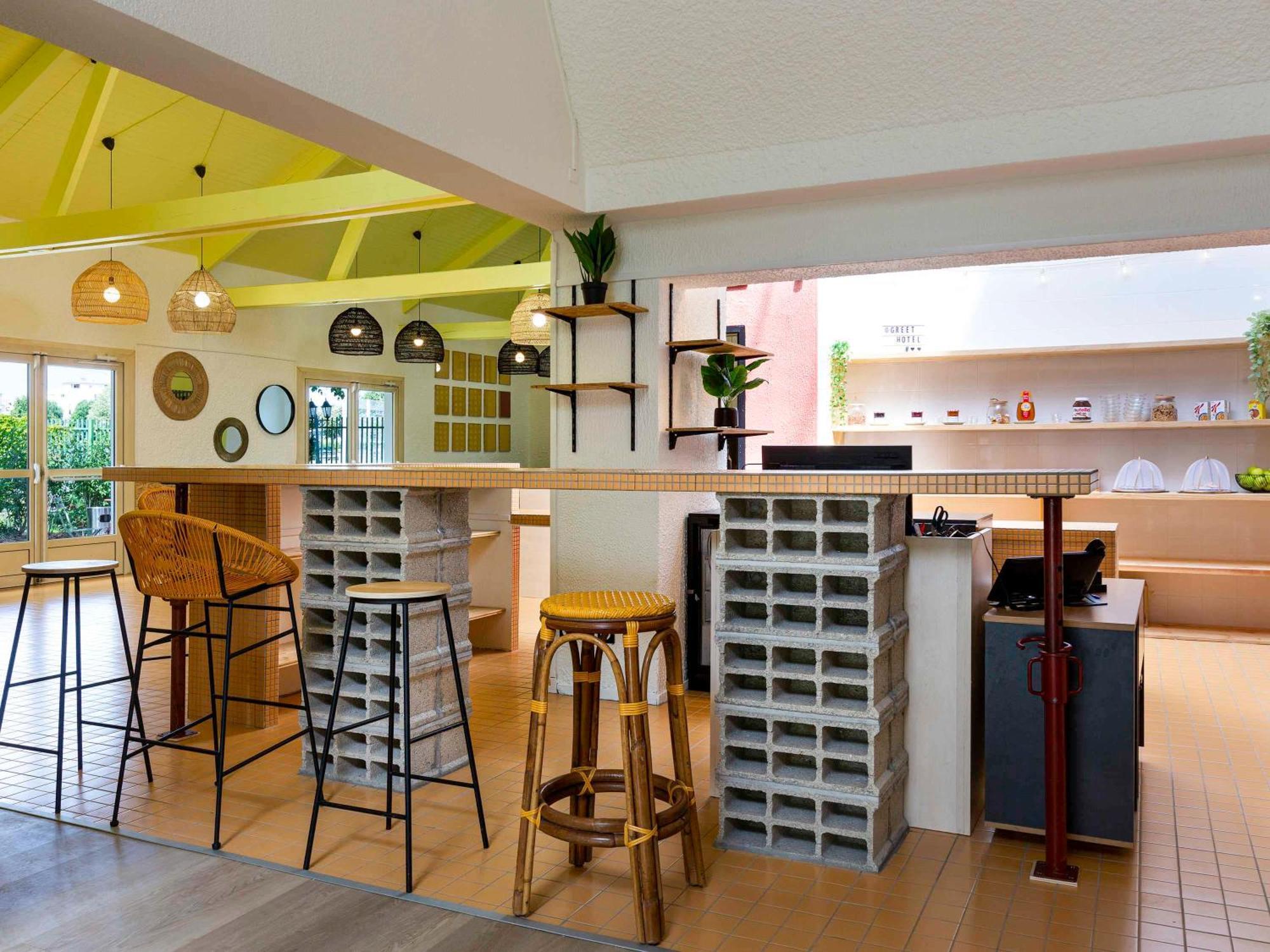 Greet Hotel Villeneuve La Garenne - Renove Екстериор снимка