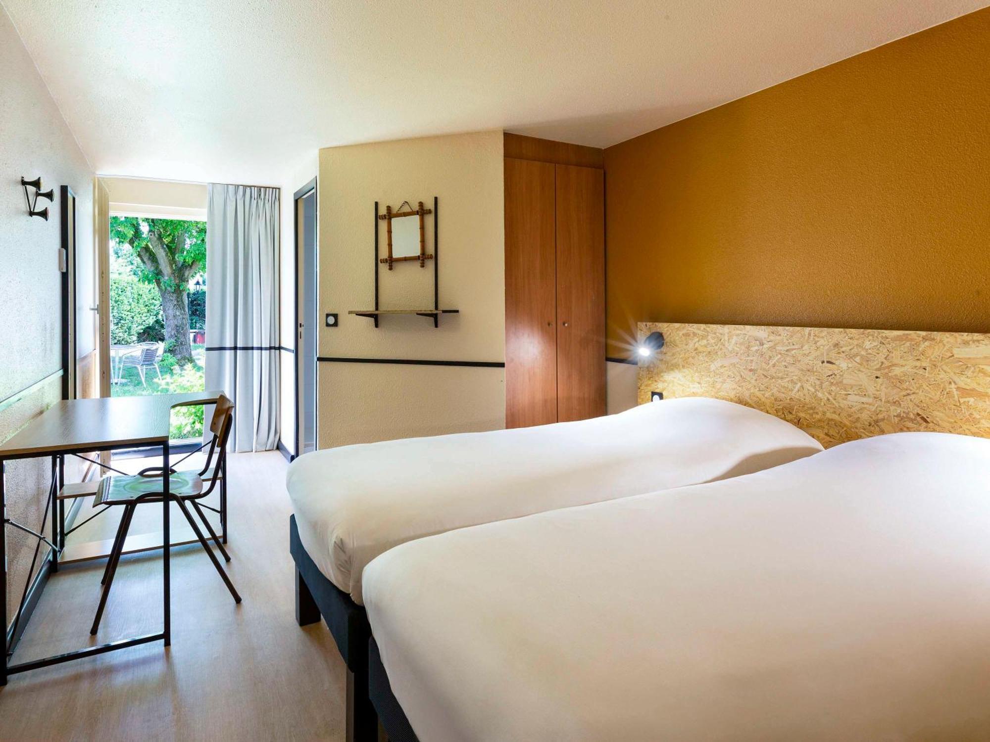 Greet Hotel Villeneuve La Garenne - Renove Екстериор снимка