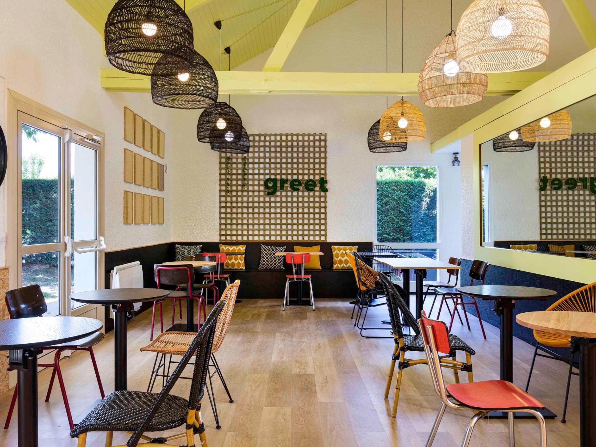 Greet Hotel Villeneuve La Garenne - Renove Екстериор снимка