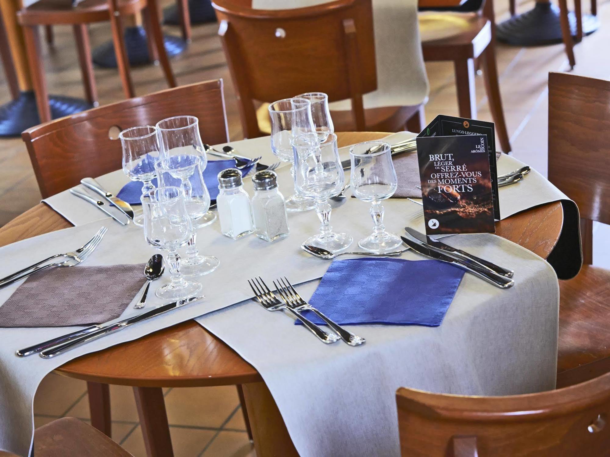 Greet Hotel Villeneuve La Garenne - Renove Екстериор снимка