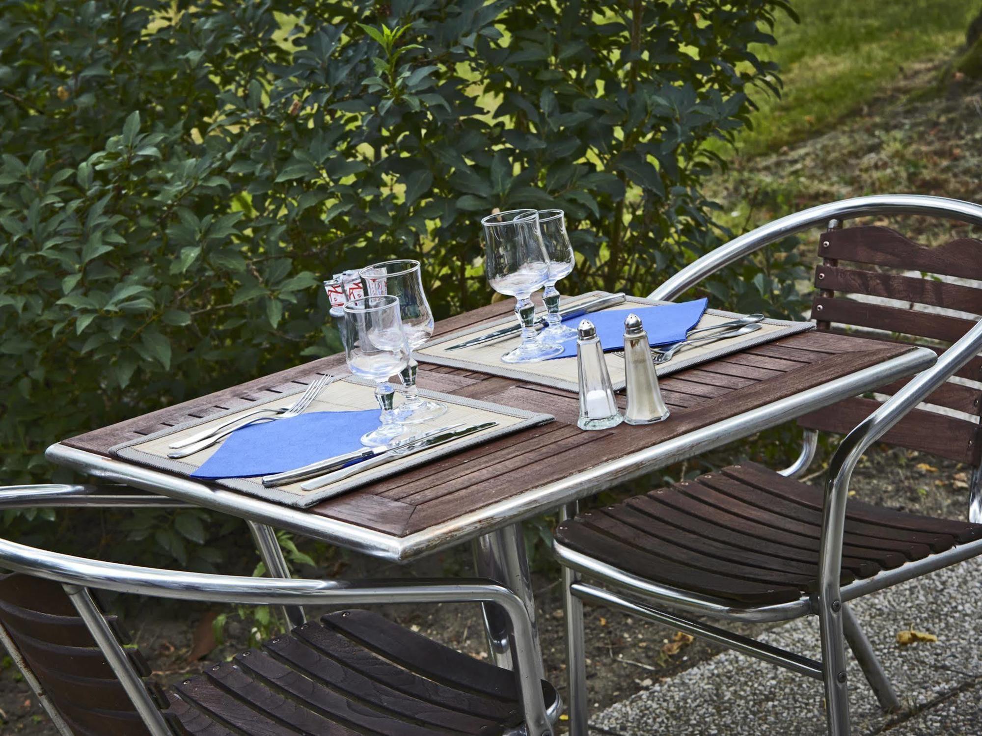 Greet Hotel Villeneuve La Garenne - Renove Екстериор снимка