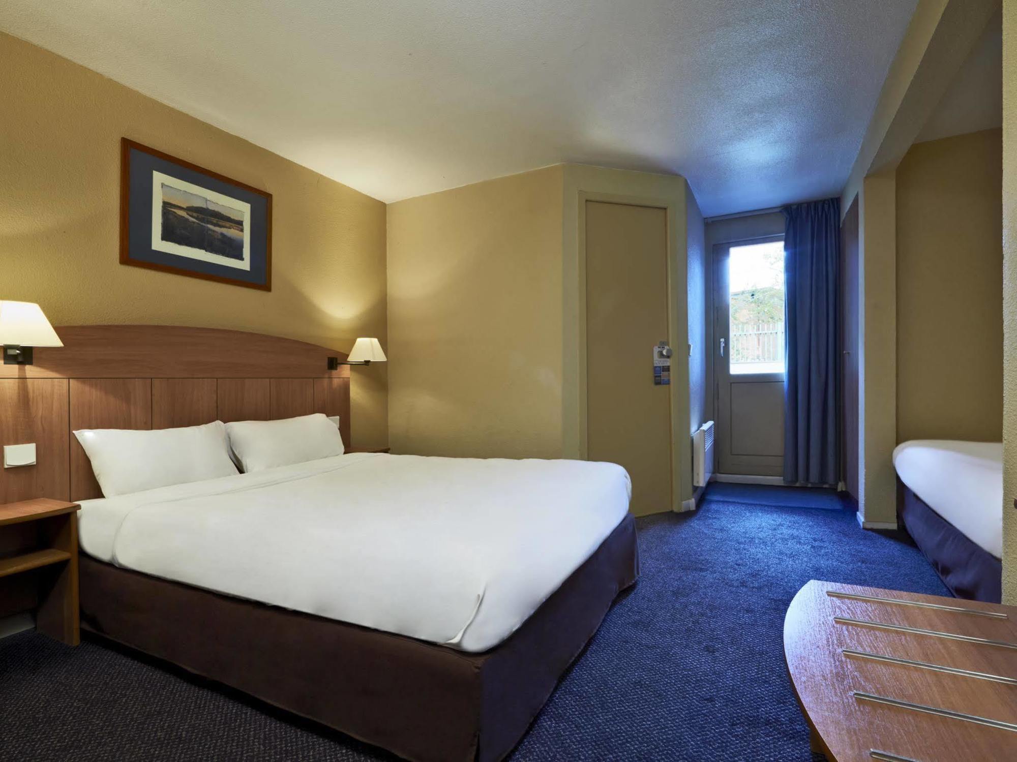 Greet Hotel Villeneuve La Garenne - Renove Екстериор снимка