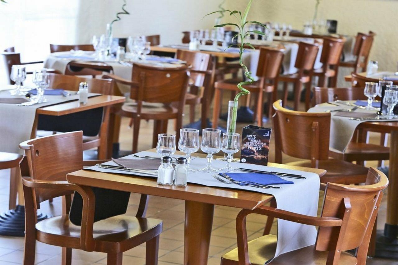 Greet Hotel Villeneuve La Garenne - Renove Екстериор снимка
